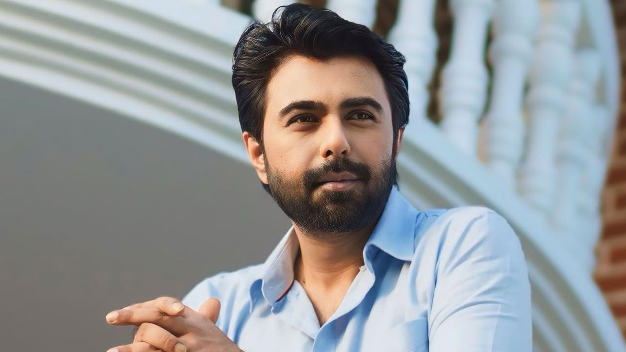 অপূর্বের ঘরে এসেছে কন্যা,নাম ‘আনায়া’