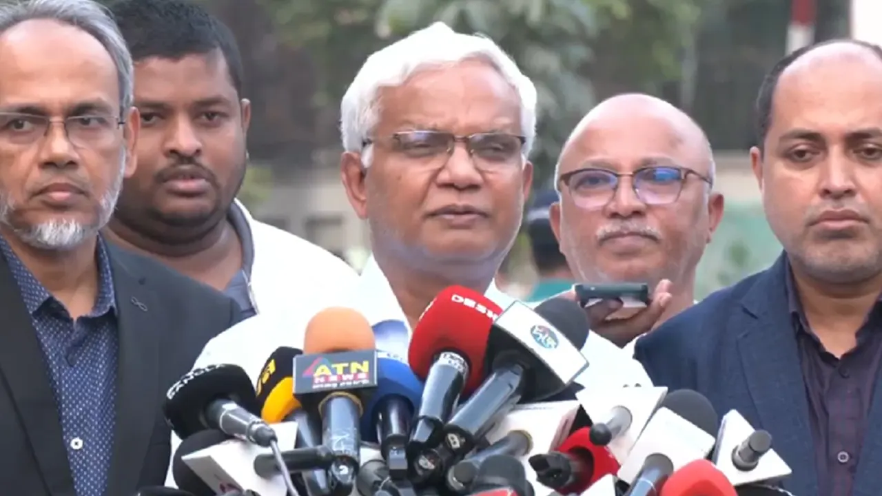 ‘শারীরিক অবস্থা স্থিতিশীল না থাকায় খালেদা জিয়াকে বিদেশ নিতে দেরি’