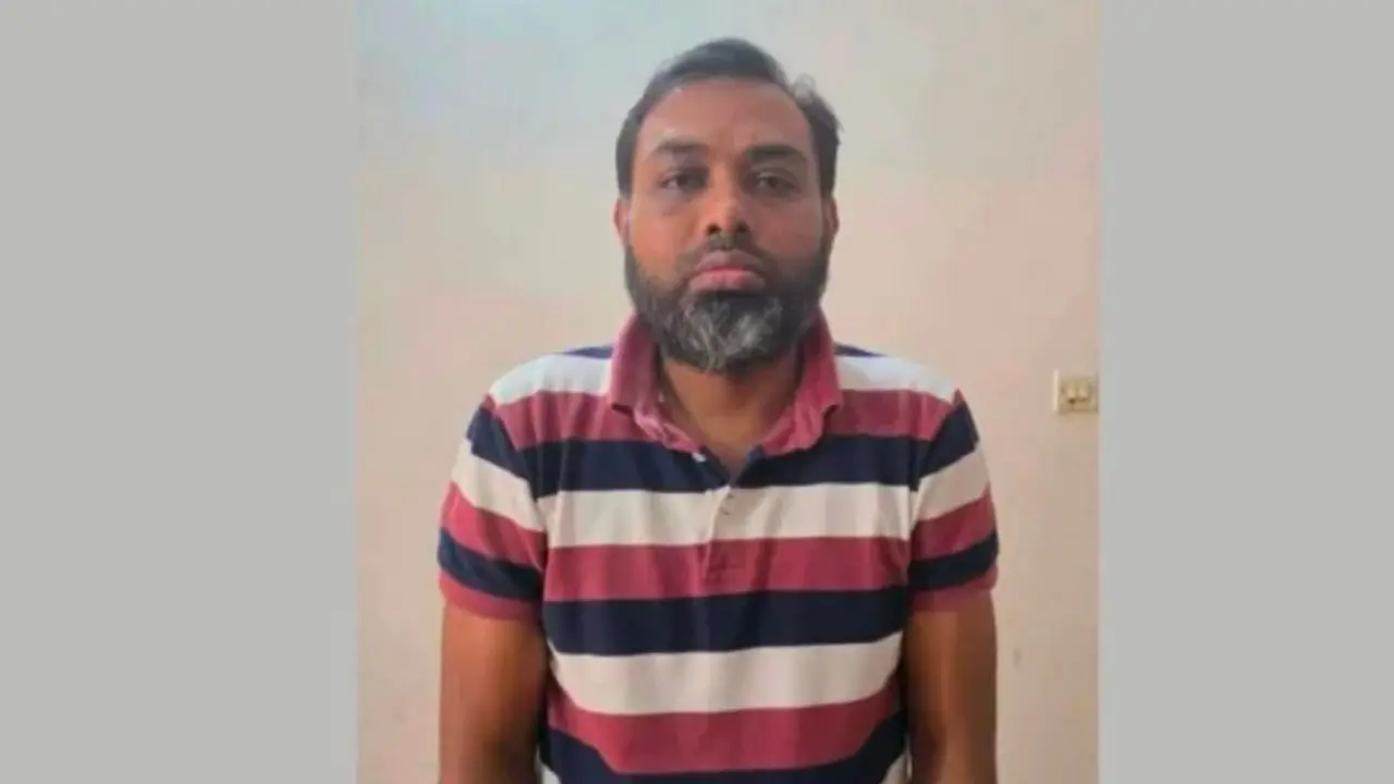 সাবেক স্বরাষ্ট্রমন্ত্রীর ‘ক্যাশিয়ার’ মিজানুর রহমান গ্রেপ্তার
